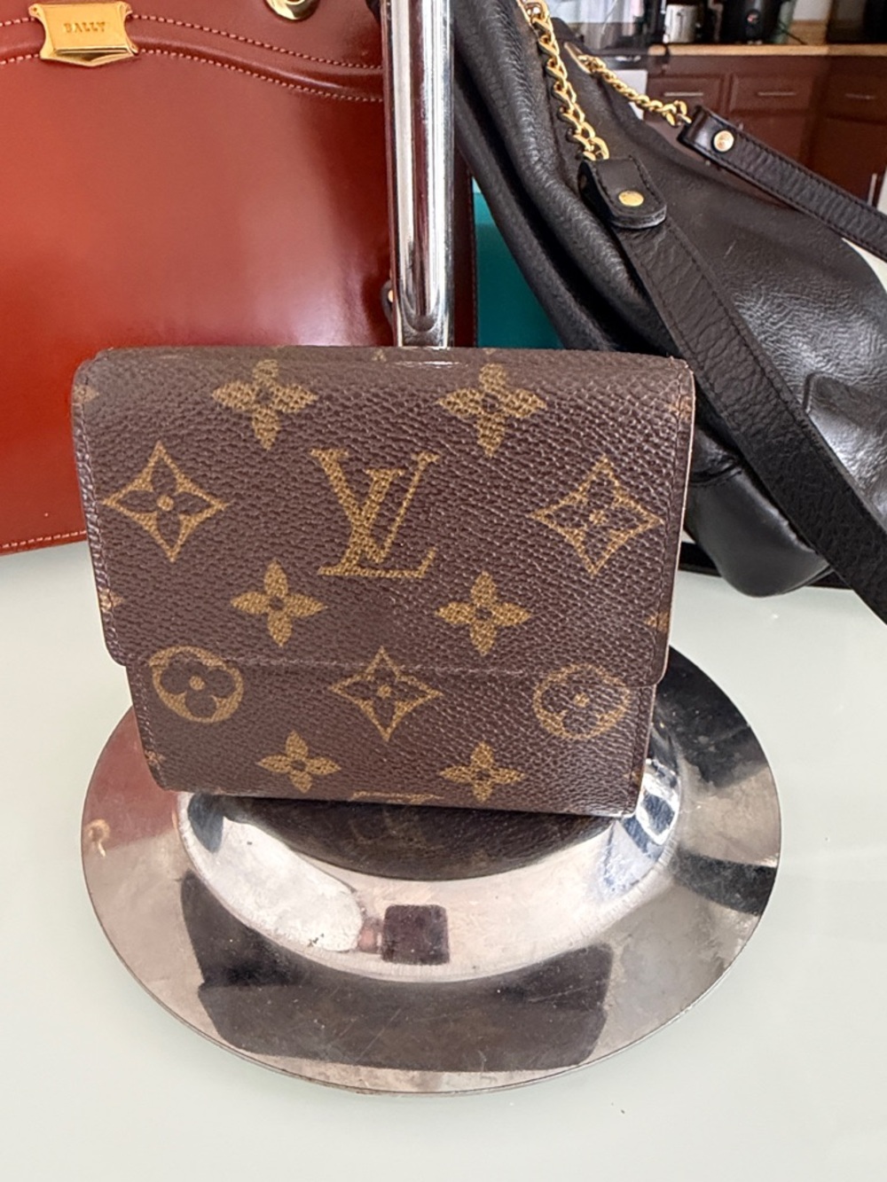 Louis Vuitton Monogram Canvas Compact wallet in Brown - Picture 3 of 6